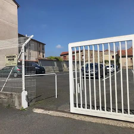 Joli Duplex Plein Centre, Parking Sur Demande à La Réservation * Issoire